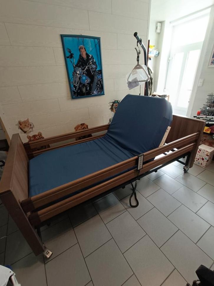 Lit médical médicalisé électrique comme à l'hôpital Nikel, Diversen, Verpleegmiddelen, Ophalen
