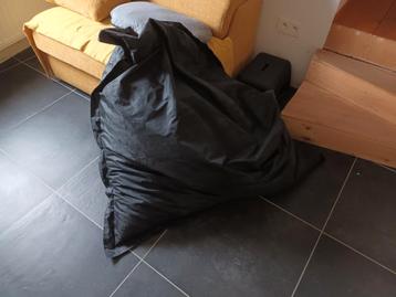 Zwarte zitzak  beschikbaar voor biedingen