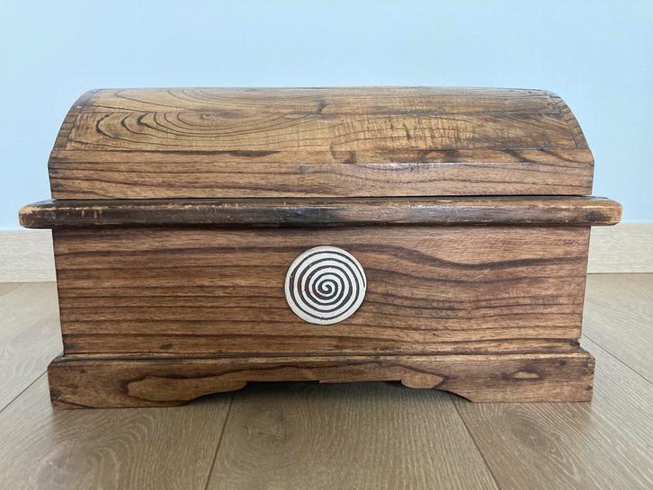 Magnifique coffre de rangement en bois – Très bon état, Maison & Meubles, Accessoires pour la Maison | Coffres, Comme neuf, Moins de 50 cm