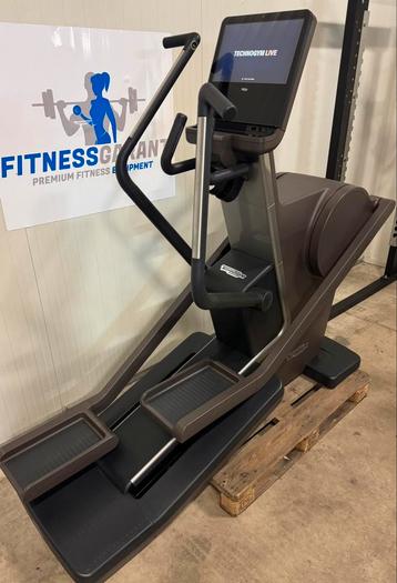 Technogym Artis Synchro Unity 3.0 LIVE Crosstrainer beschikbaar voor biedingen