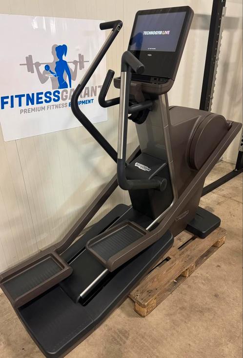 Technogym Artis Synchro Unity 3.0 LIVE Crosstrainer, Sport en Fitness, Fitnessmaterialen, Ophalen of Verzenden