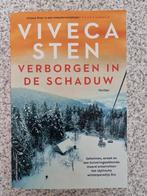 Verborgen in de schaduw- Viveca Sten, Ophalen of Verzenden, Nieuw