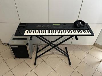 Professioneel Keyboard Roland XP-80 met versterker Cube-60 beschikbaar voor biedingen