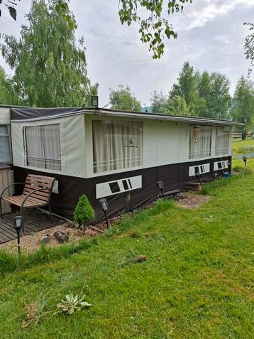 Voortent voor staan caravan  beschikbaar voor biedingen
