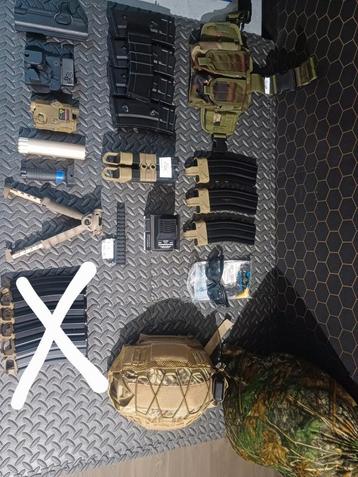 Set van verschillende airsoftaccessoires  beschikbaar voor biedingen