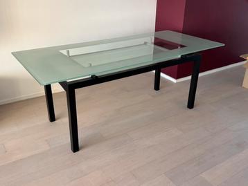 Glazen eettafel beschikbaar voor biedingen