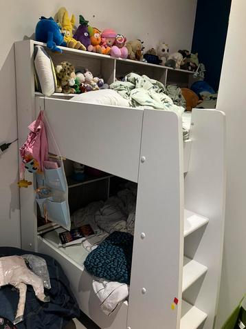 Stapelbed met extra bergruimte  beschikbaar voor biedingen