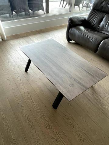 Salontafel 130cm met keramisch blad beschikbaar voor biedingen