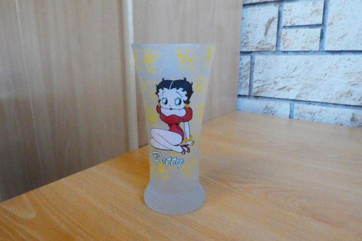 Betty Boop Grand verre sablé signé, 1999, Collections, Statues & Figurines, Neuf, Humain, Enlèvement ou Envoi