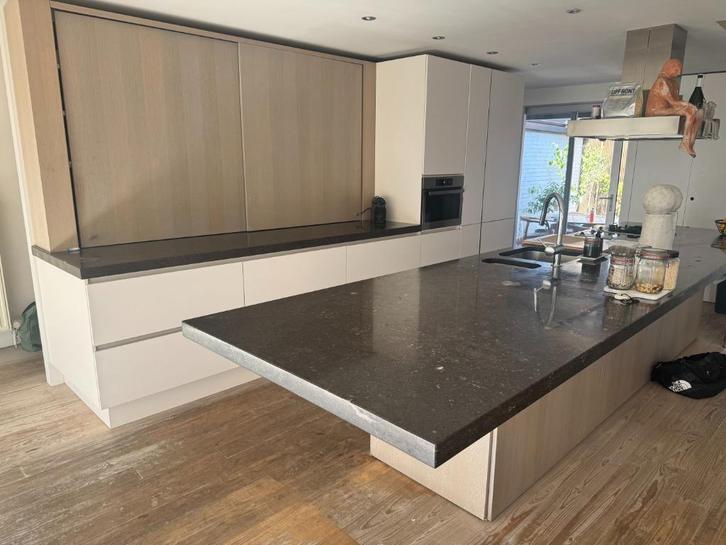 keuken, Huis en Inrichting, Keuken | Complete keukens, Zo goed als nieuw, Enkelwandige keuken, Grijs, Overige materialen, Greeploos