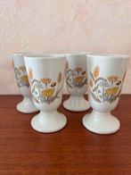 4 Vintage tassen op voet met bloemen design, Ophalen of Verzenden