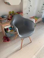 8 eetkamerstoel kuipjes, Ophalen, Kunststof, Zo goed als nieuw, Vitra Eams kuipstoel