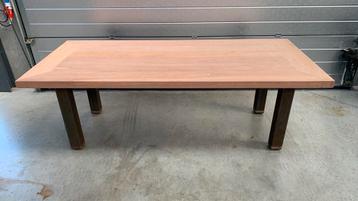 Living / tuin tafel beschikbaar voor biedingen