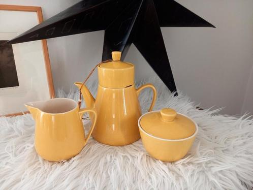 Set Villeroy & Boch theepot en melkkan, Antiek en Kunst, Antiek | Servies los, Ophalen of Verzenden