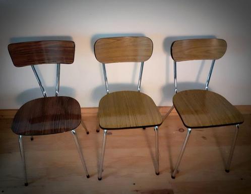 Vintage jaren 60 keukenstoeltjes, Huis en Inrichting, Stoelen, Gebruikt, Drie, Overige materialen, Bruin, Ophalen