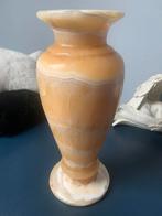 Vase en marbre onyx , Marmeren onyx vaas, Ophalen