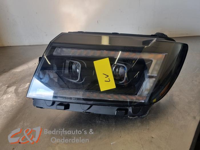 Phare gauche d'un Volkswagen Crafter, Autos : Pièces & Accessoires, Éclairage, Volkswagen, Utilisé, 3 mois de garantie, Enlèvement ou Envoi