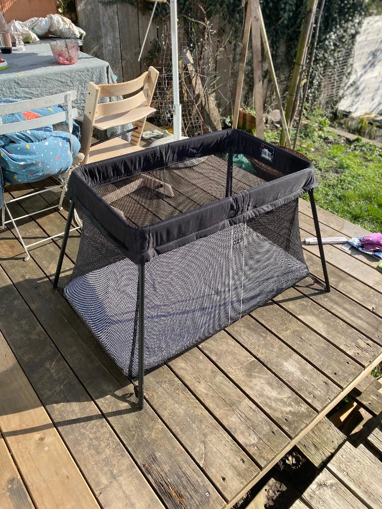 Lit bébé de voyage babybjorn en parfait état, Enfants & Bébés, Enlèvement, Utilisé, Lit de voyage