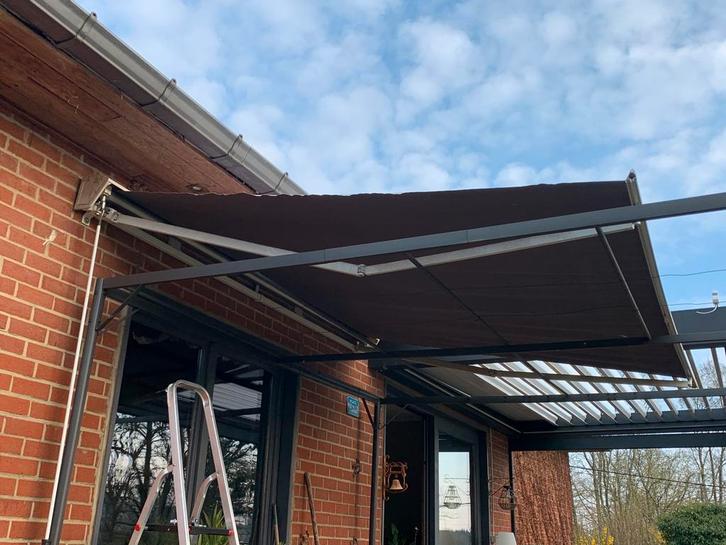 Store banne solaire, Jardin & Terrasse, Protection solaire, Utilisé, À bras articulé, 150 à 300 cm, 250 cm à 450 cm, Enlèvement