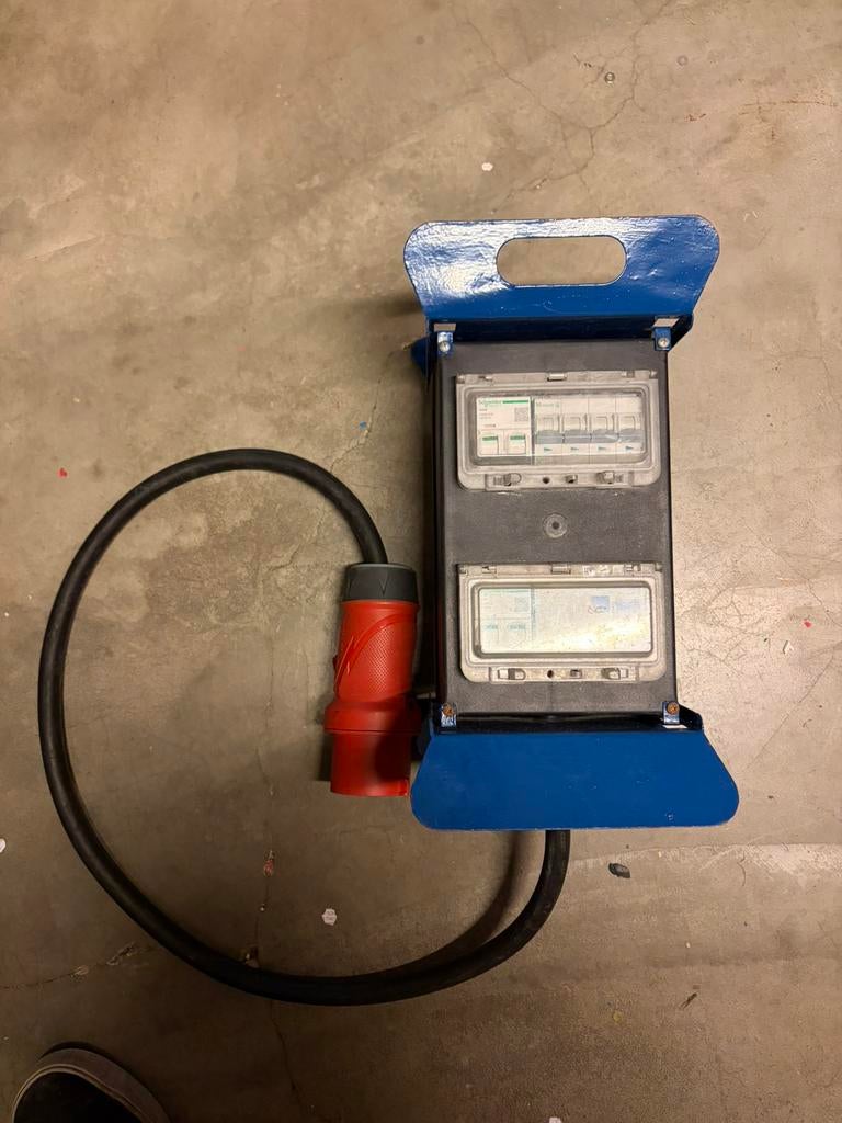 Werfkast / zwerfkast 32A, Doe-het-zelf en Bouw, Elektriciteit en Kabels, Ophalen, Gebruikt, Overige typen