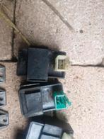 Lot de CD et régulateurs de tension, Autos : Pièces & Accessoires, Enlèvement