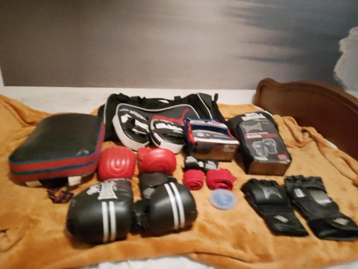 ensemble  kickboxing, Sports & Fitness, Boxe, Comme neuf, Accessoire de boxe, Enlèvement