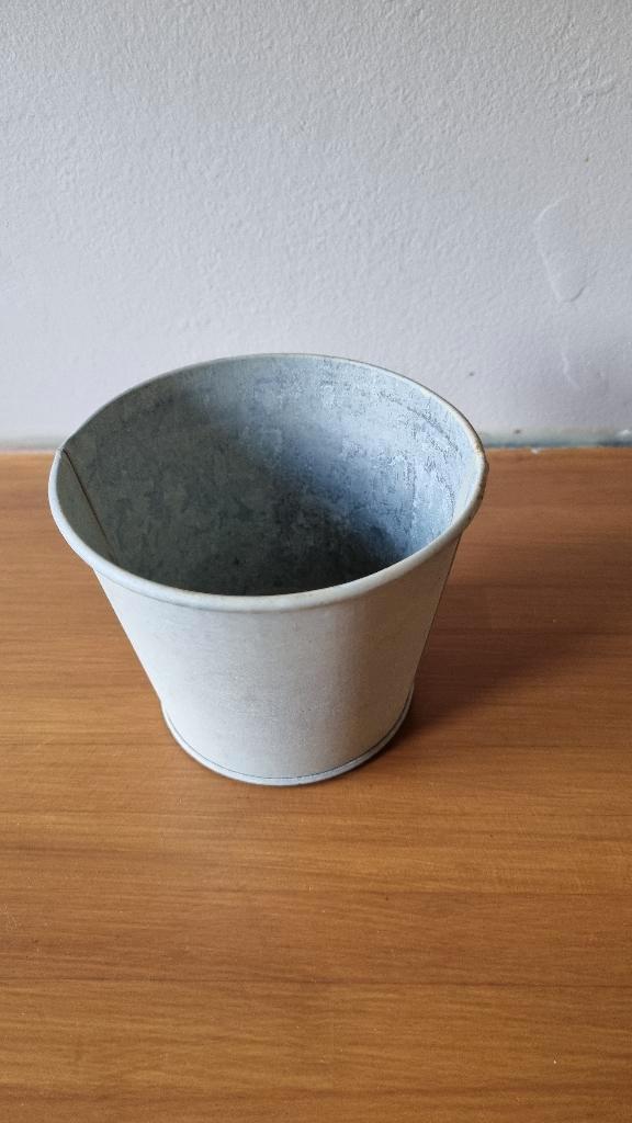 Metalen bloempot Hoogte 8,5cm, Jardin & Terrasse, Pots de fleurs, Utilisé, Métal, Intérieur, Balcon, Moins de 40 cm, Moins de 25 cm