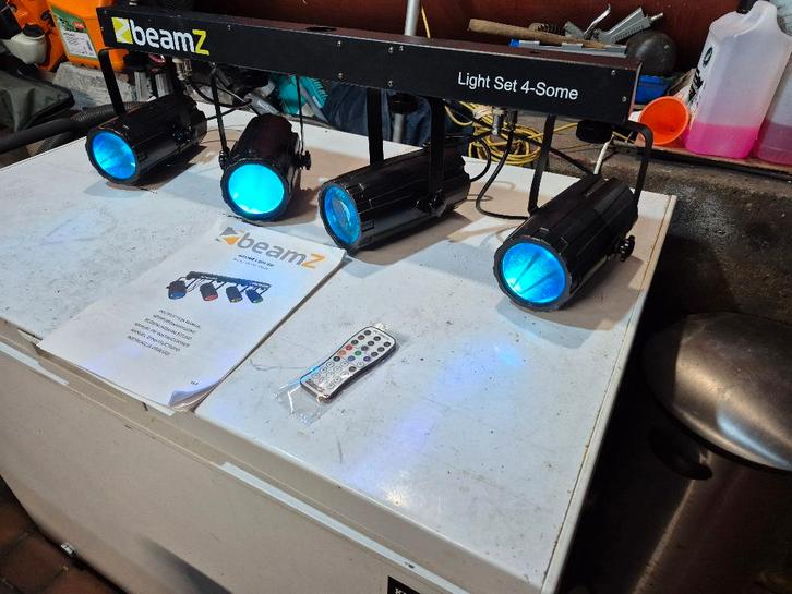 BeamZ 4-Some Light Set 4x 57 RGBW LEDs DMX, Musique & Instruments, Lumières & Lasers, Utilisé, Lumières, Commande sonore, Couleur