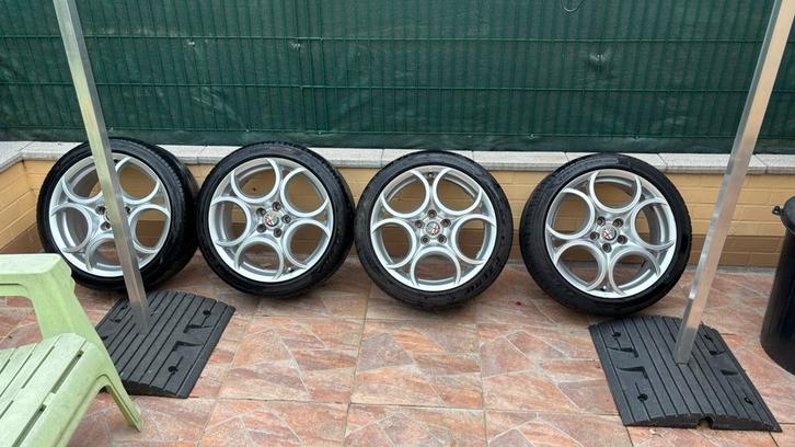 4 Jantes Alfa Romeo Giulietta QV 18 pouces, Autos : Pièces & Accessoires, Pneus & Jantes, Pneus et Jantes, Pneus été, 18 pouces