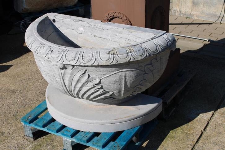 jardinière en demi lune en pierre bleu ., Jardin & Terrasse, Bacs à fleurs & Jardinières, Comme neuf, Pierre, Intérieur, Jardin