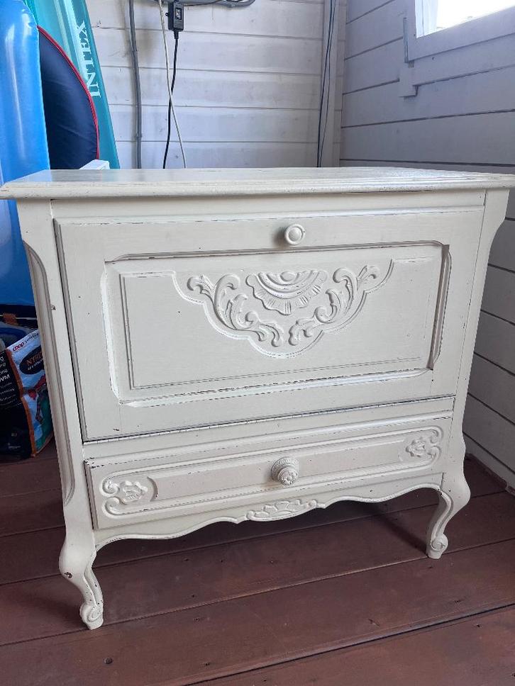 Commode vintage blanc patiné – style shabby chic, Maison & Meubles, Armoires | Mobilier de télévision, Utilisé, Enlèvement