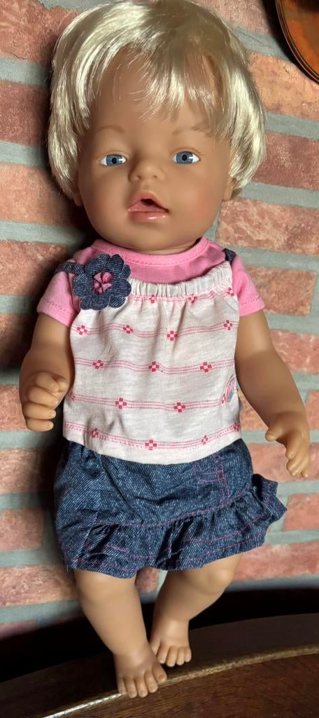 Nieuwstaat Baby Born pop met haren., Verzamelen, Ophalen of Verzenden, Zo goed als nieuw, Pop