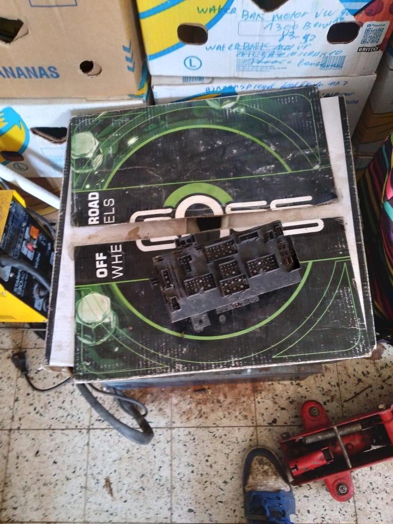 Zekeringskast vw golf 2 1300 cc benzine, Auto-onderdelen, Elektronica en Kabels, Ophalen of Verzenden