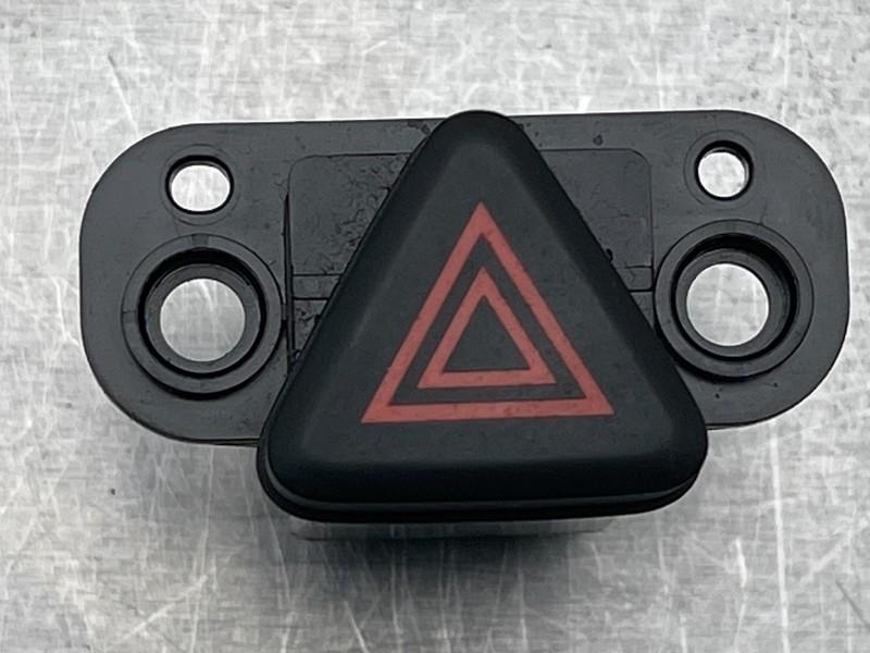 COMMUTATEUR DE FEUX DE DETRESSE Daewoo / Chevrolet Aveo, Utilisé, Daewoo