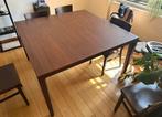 Table 8 personnes en bois de noyer massif, Enlèvement, Comme neuf