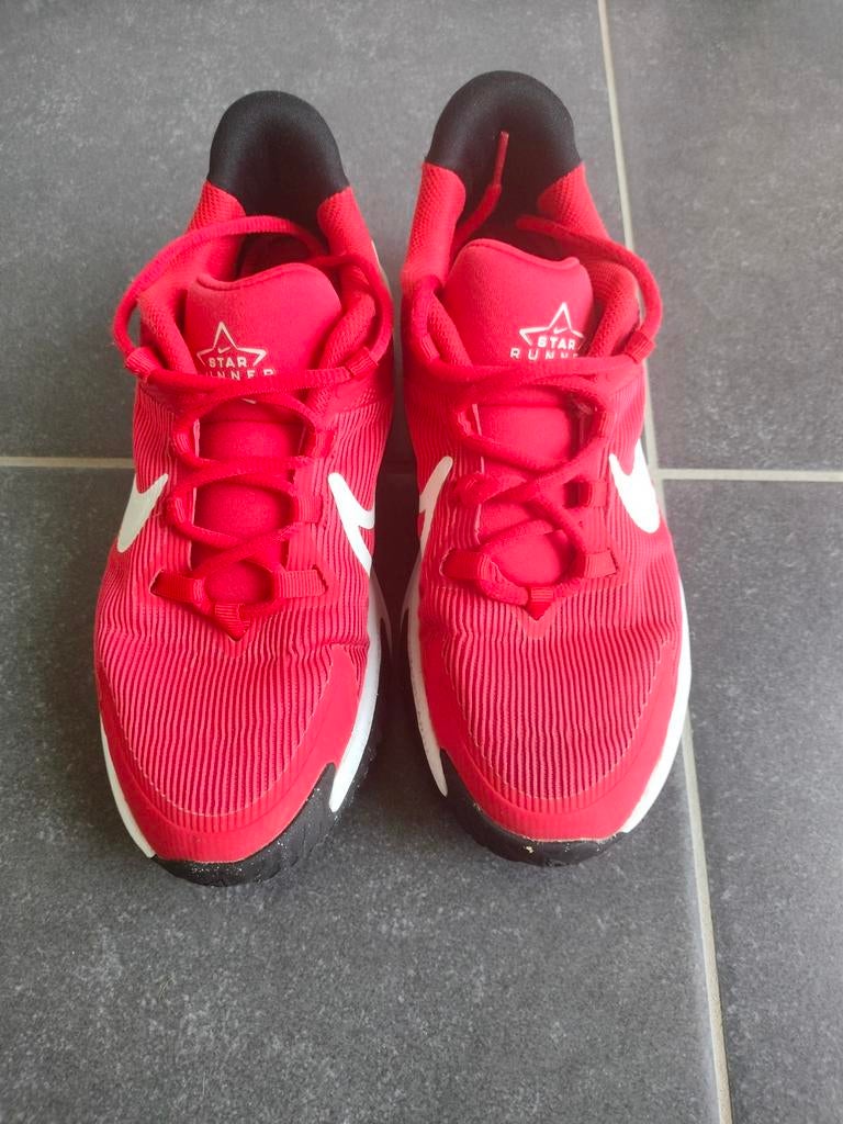 Rode Nike schoenen maat 38, Kleding | Dames, Schoenen, Ophalen, Nike, Sneakers, Gedragen