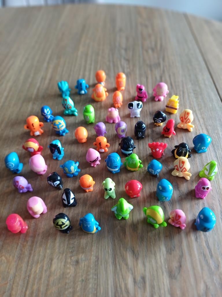 Lot van 55 Gogo"s Crazy Bones, Collections, Jouets miniatures, Enlèvement