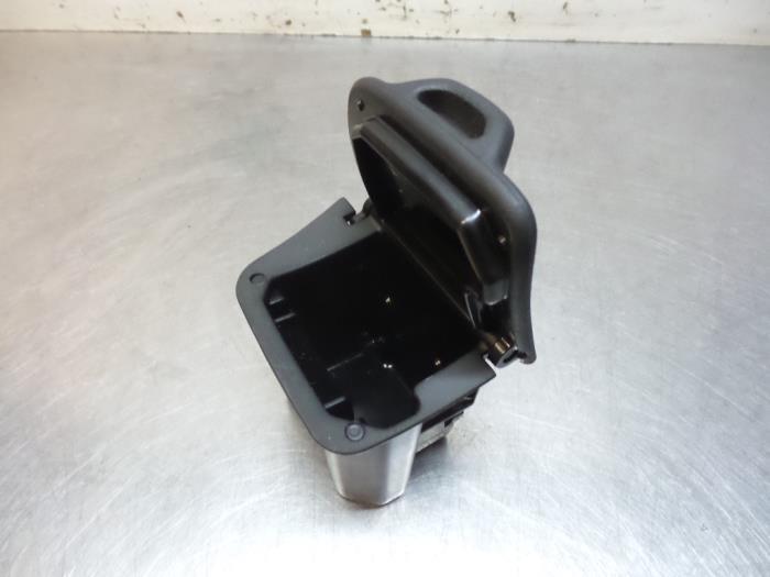 Cendrier avant d'un Toyota Carina (Carina E 92-), Autos : Pièces & Accessoires, Habitacle & Garnissage, Toyota, Utilisé, Enlèvement ou Envoi