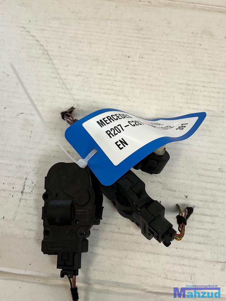 MERCEDES E klasse C207 stelmotor kachelklep 2009-2016, Gebruikt, Mercedes-Benz AG, Mercedes-Benz, Mercedesstrasse 120
70372  Stuttgart, DE