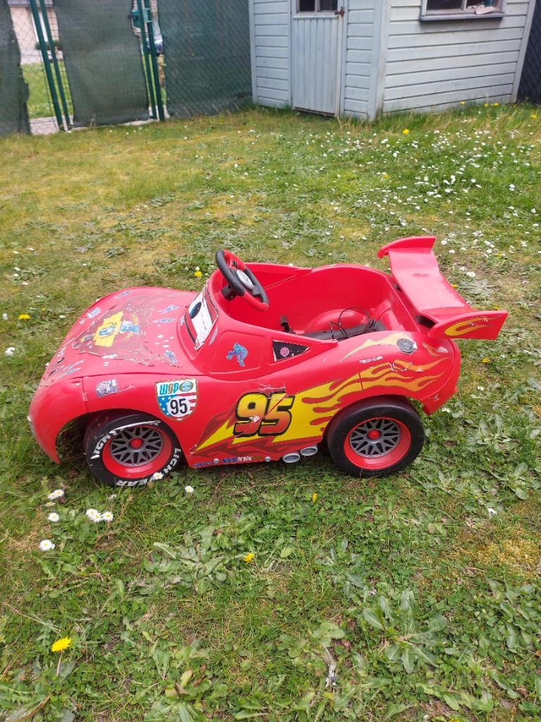 Disney car Mc Queen - Electrische kinderauto, Kinderen en Baby's, Ophalen, Gebruikt