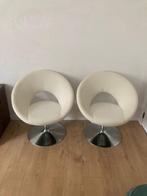 2 lederen, witte vintage kuipzeteltjes/ stoelen, Ophalen, Zo goed als nieuw