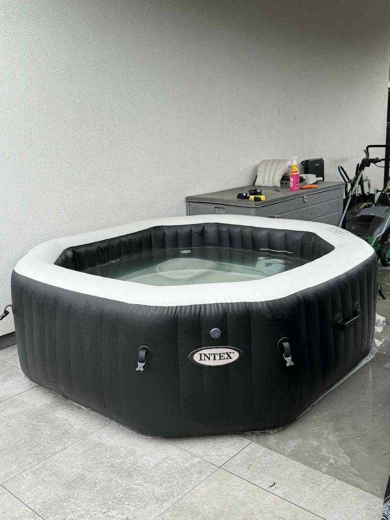 Intex PureSpa Jet & Bubble Deluxe Carbone, Jardin & Terrasse, Bains à remous et Spas, Comme neuf, Gonflable, Couverture, Tapis de sol