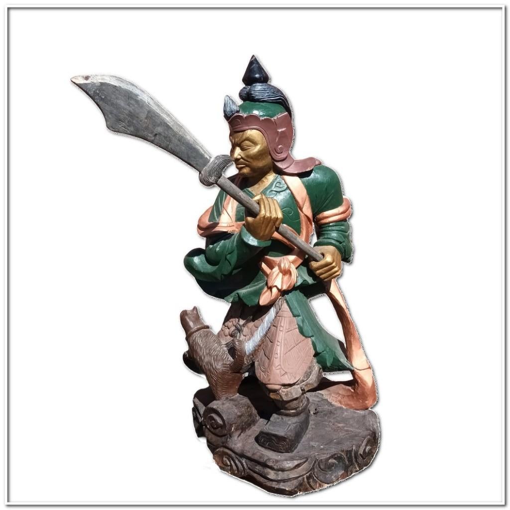 Groot handgesneden houten sculptuur van een warrior‑figuur, Antiek en Kunst, Ophalen, Hout, Beeld