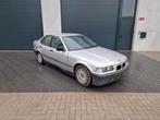 E36 320i Manueel 1991 ""BARNFIND"", Auto's, 4 deurs, Zwart, Particulier, Zilver of Grijs