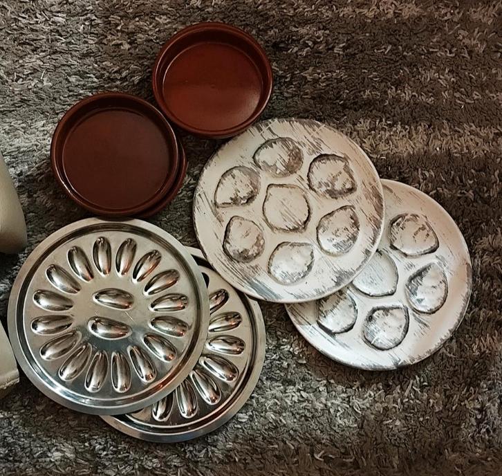 Assiettes d'huîtres et de moules gratuites, Maison & Meubles, Cuisine | Vaisselle, Utilisé, Assiettes(s), Enlèvement