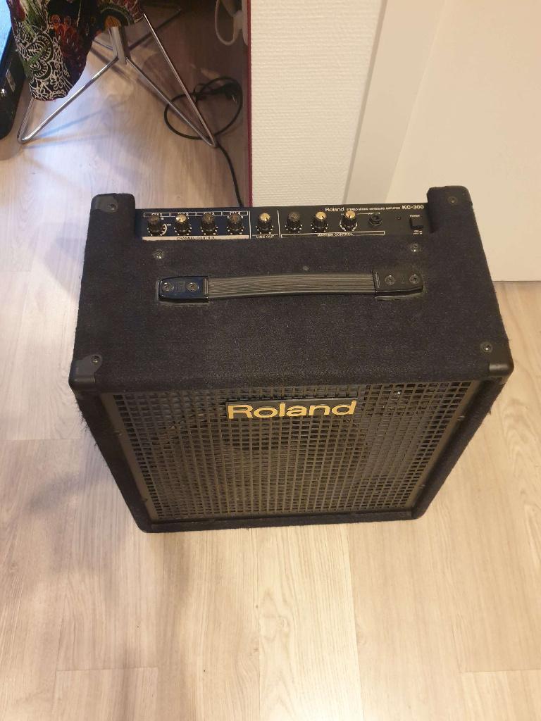 AMPLIFICATEUR BASSE/CLAVIER ROLAND KC-300, Musique & Instruments, Amplis | Basse & Guitare, Comme neuf, Guitare basse, Moins de 50 watts