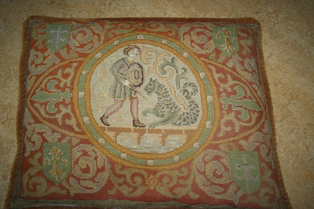 Gobelin kussen, Ophalen