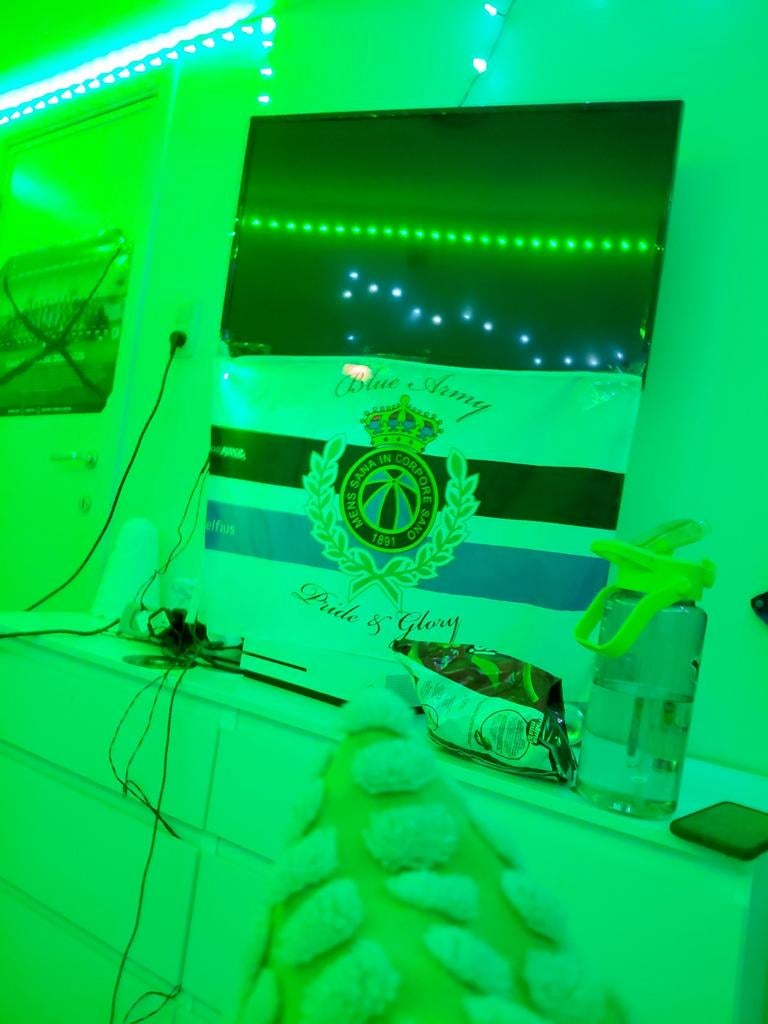 Écharpes 10 euros par drapeau 5 euros/pelote 20 euros, Enlèvement ou Envoi