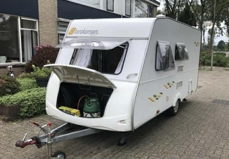Nette Sterckeman Starlett – Technisch 100% +Voortent, Caravans en Kamperen, Caravans, Stapelbed, Sterckeman, Koelkast, Treinzit
