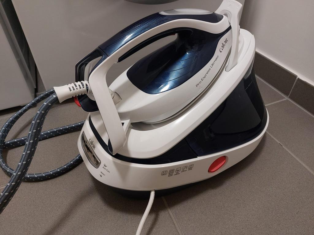 Stoomgenerator Calor, Ophalen, Zo goed als nieuw, Strijkijzer met snoer